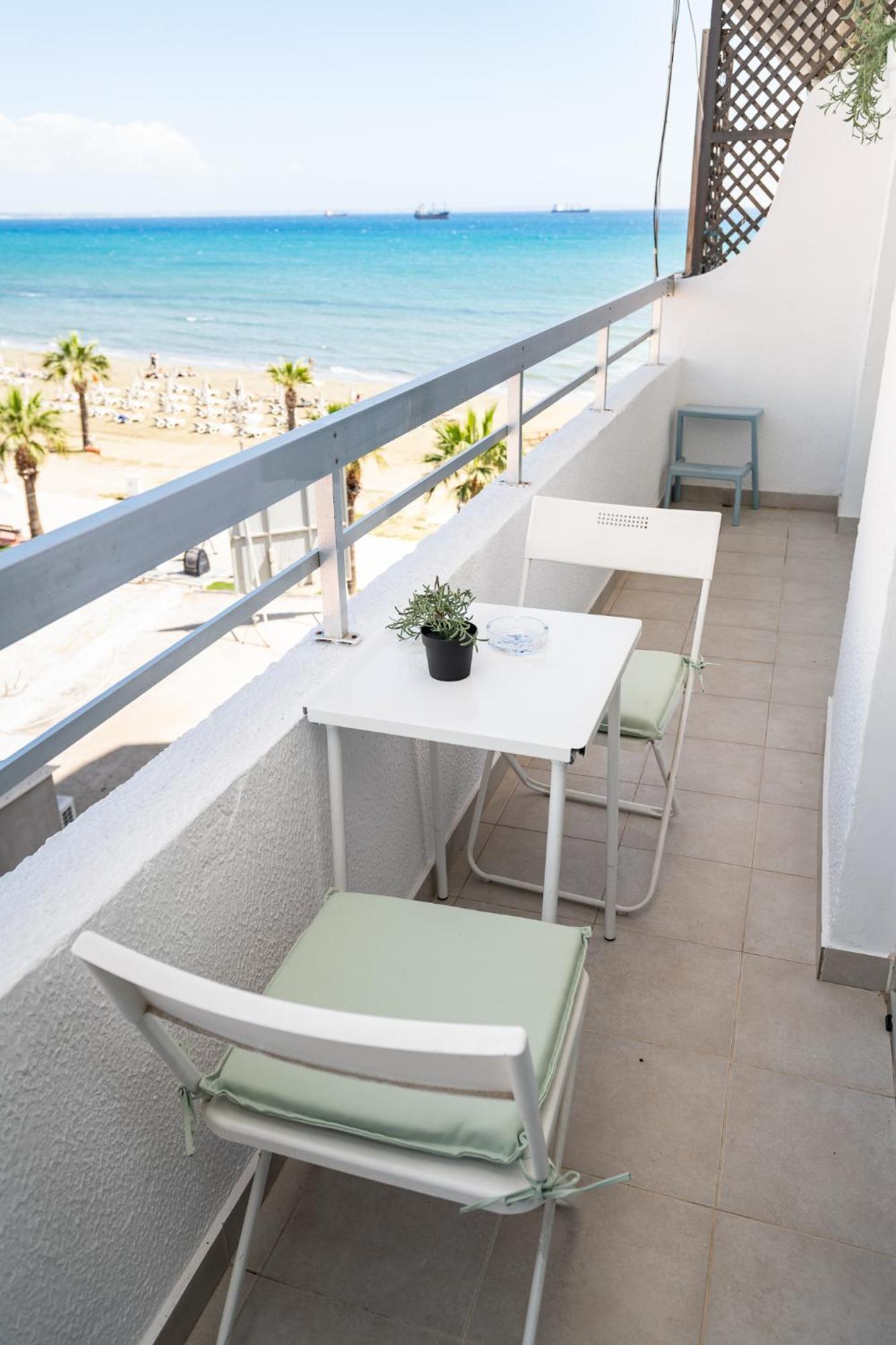 Quattro Beachfront Sea View Ap 34 Apartment